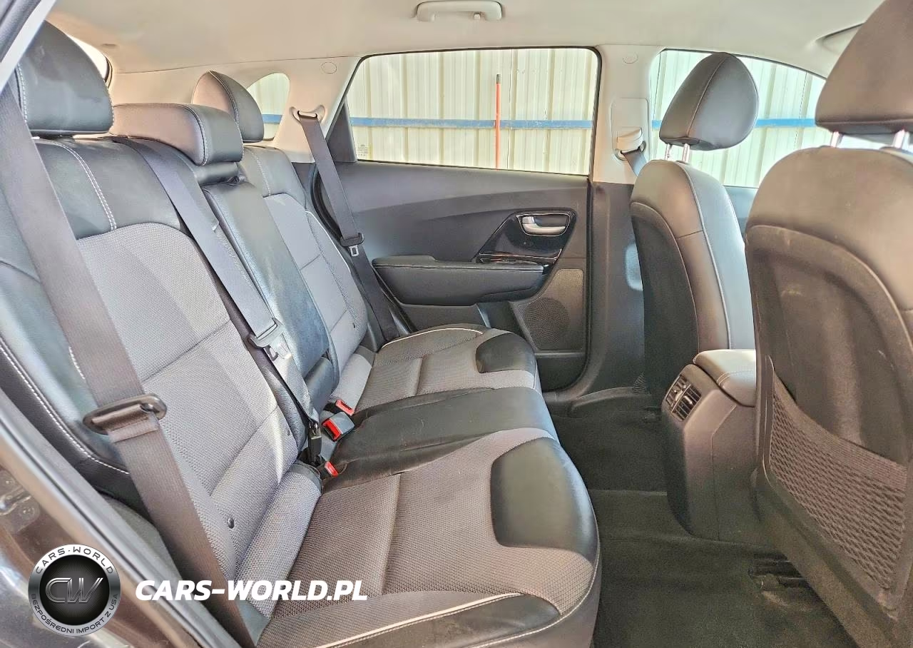 2020 Kia Niro Ex VIN:KNDCC3LG6L5070592 - 11