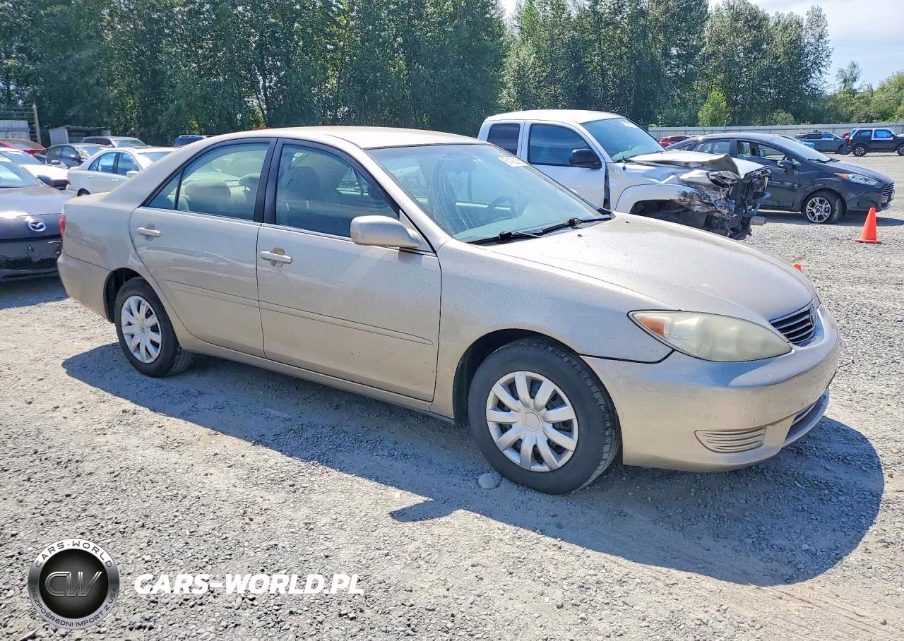 2005 Toyota Camry Le VIN:4T1BE32K05U072502 - 4