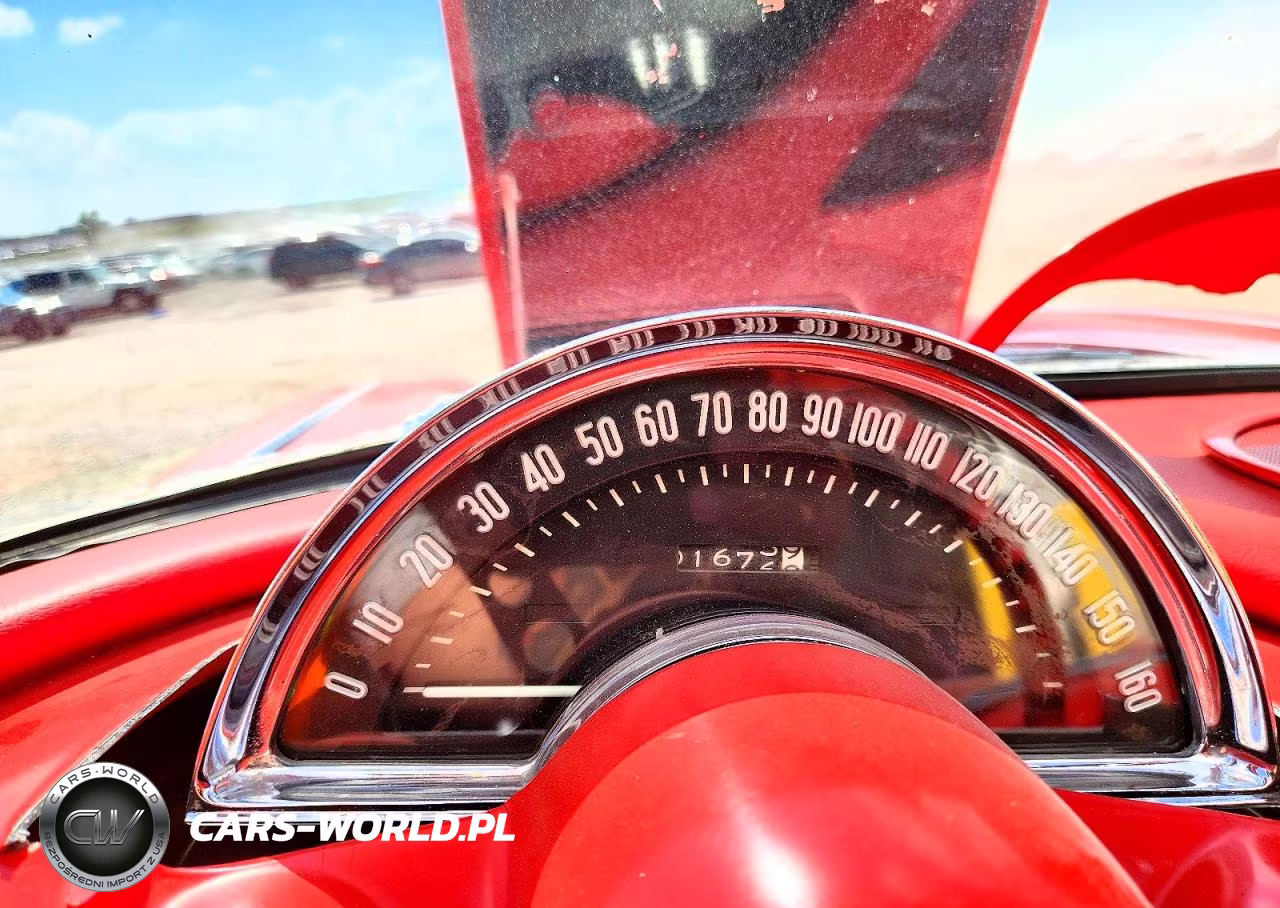 1960 Chevrolet Corvette VIN:00867S105117 - 9