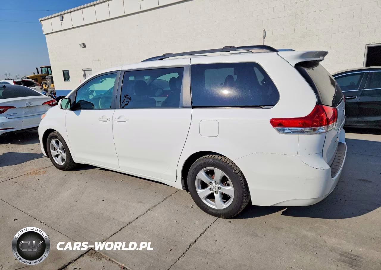 2011 Toyota Sienna Le VIN:5TDKK3DC9BS146695 - 2
