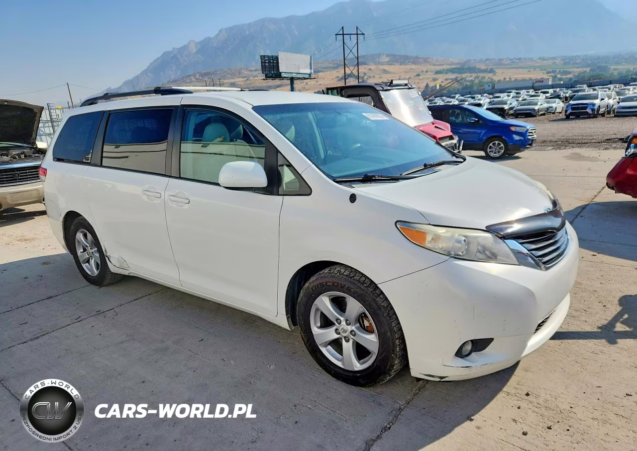 2011 Toyota Sienna Le VIN:5TDKK3DC9BS146695 - 4