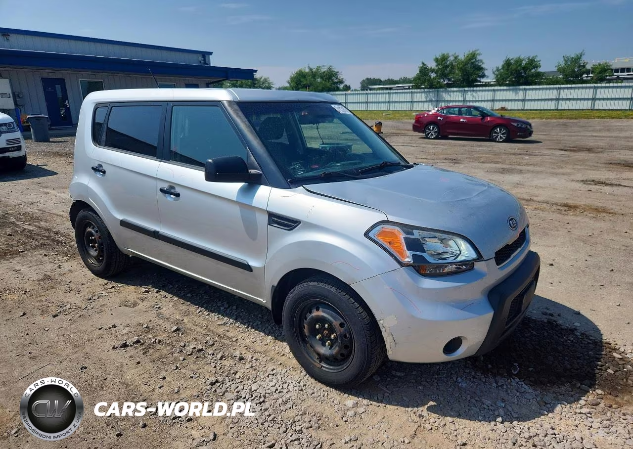 2011 Kia Soul Base VIN:KNDJT2A17B7308002 - 4