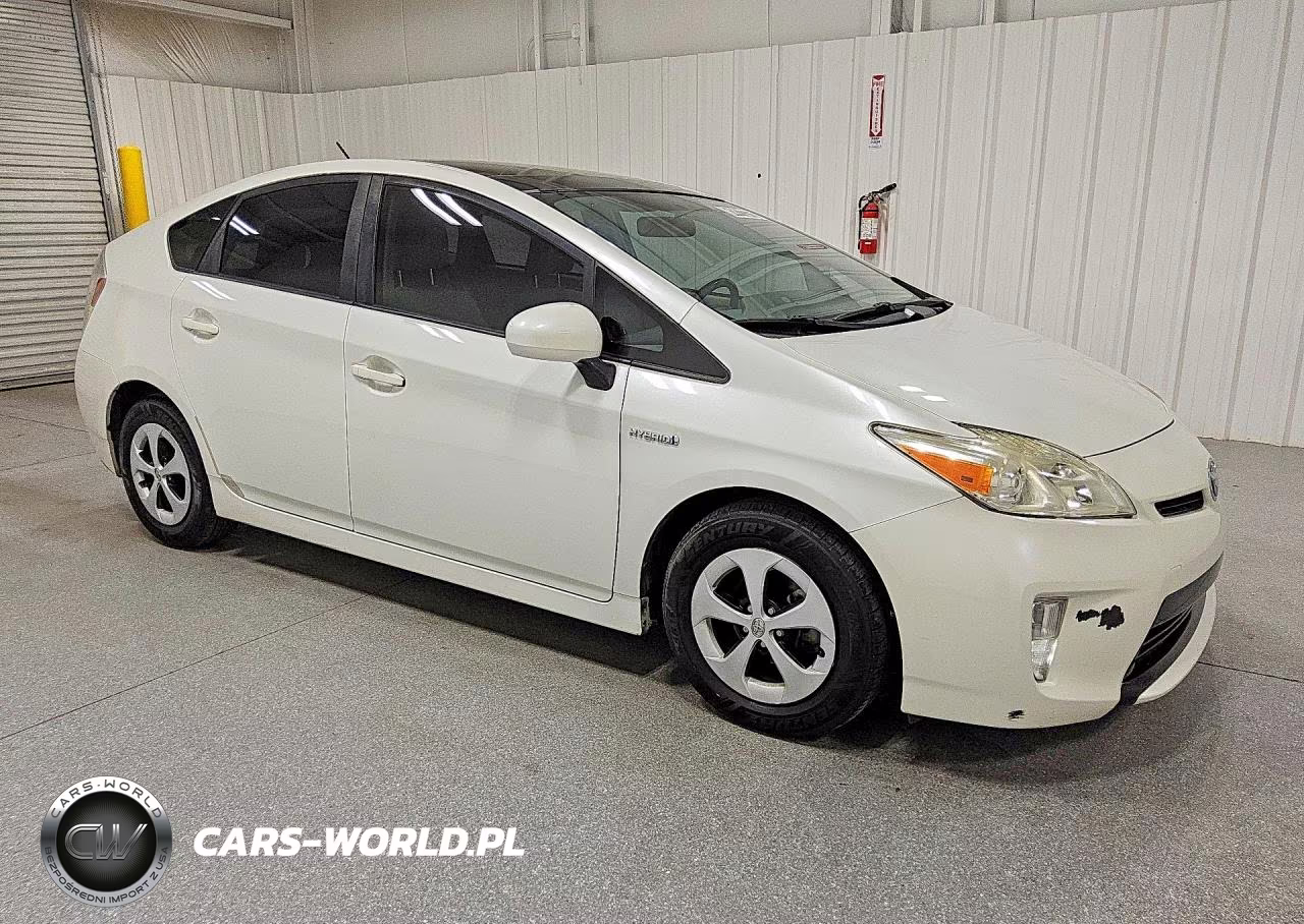 2014 Toyota Prius Three VIN:JTDKN3DU0E1826079 - 4