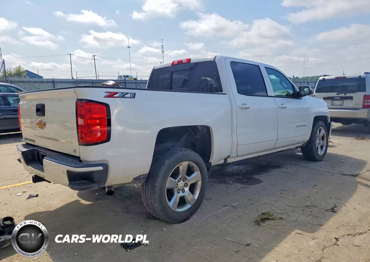 2018 Chevrolet Silverado K1500 Lt VIN:3GCUKREC6JG147617 - 3