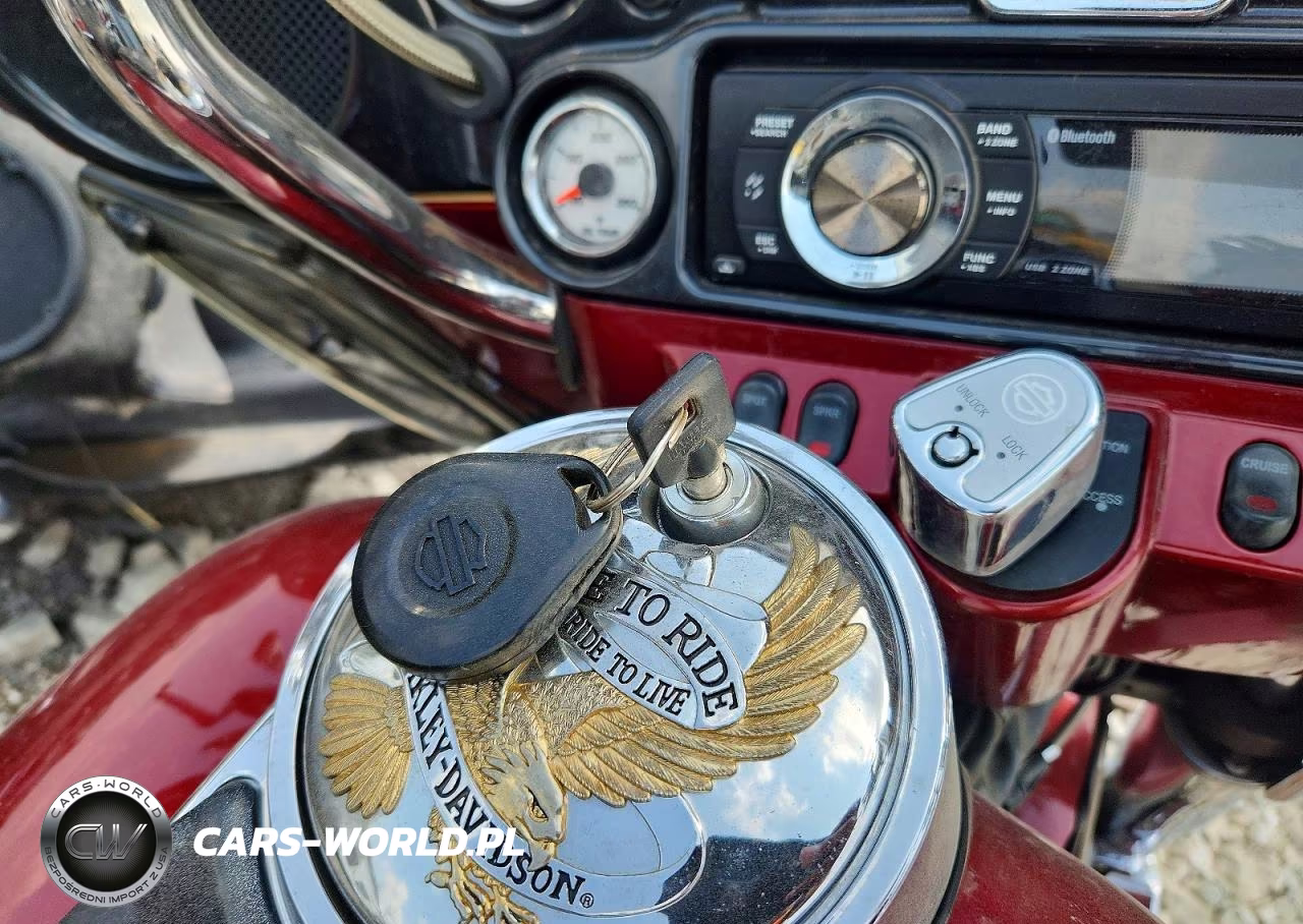 2007 Harley-Davidson Flhtcui VIN:1HD1FC41X7Y647054 - 8