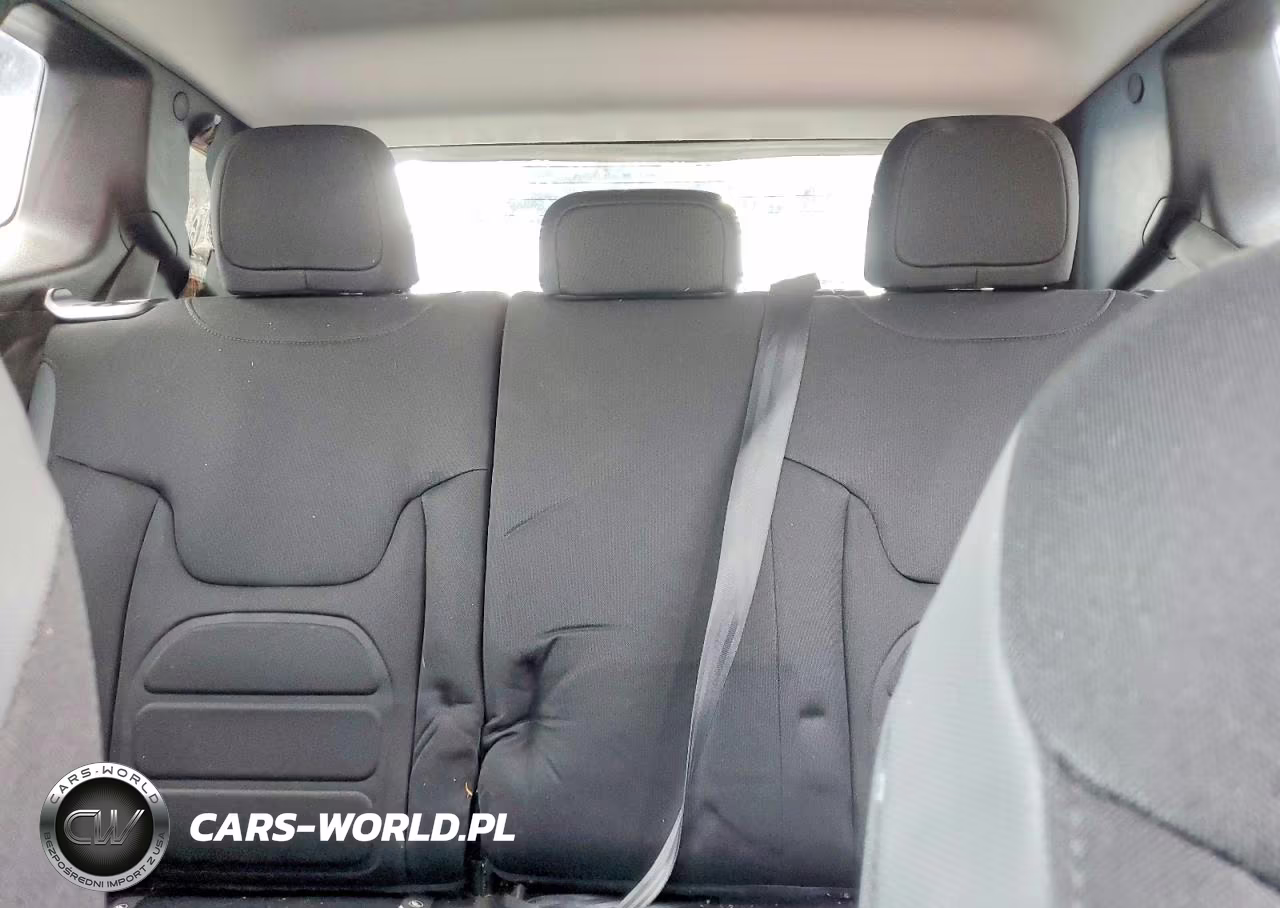 2017 Jeep Renegade Latitude VIN:ZACCJBBHXHPG06078 - 10