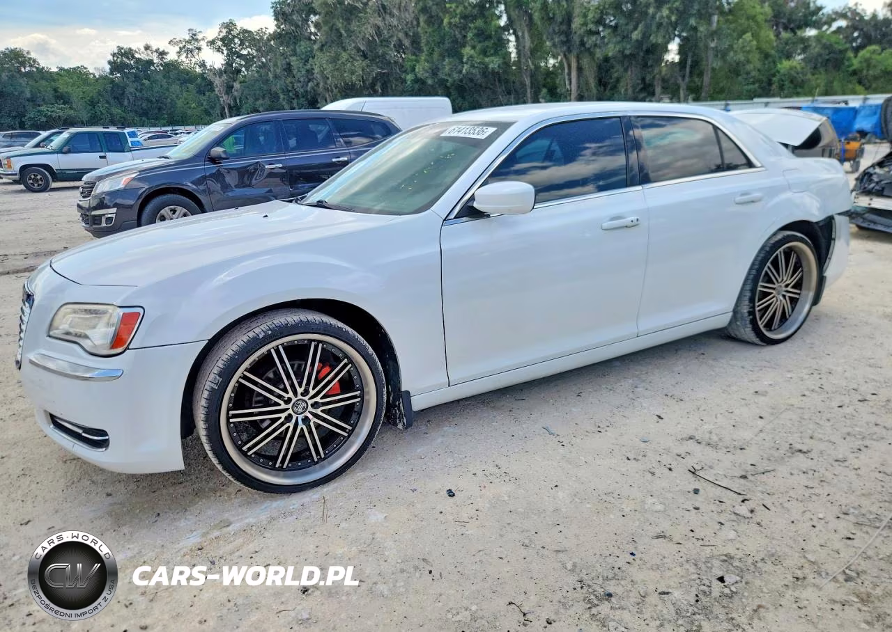 2014 Chrysler 300 – zdjęcie 1 z 12