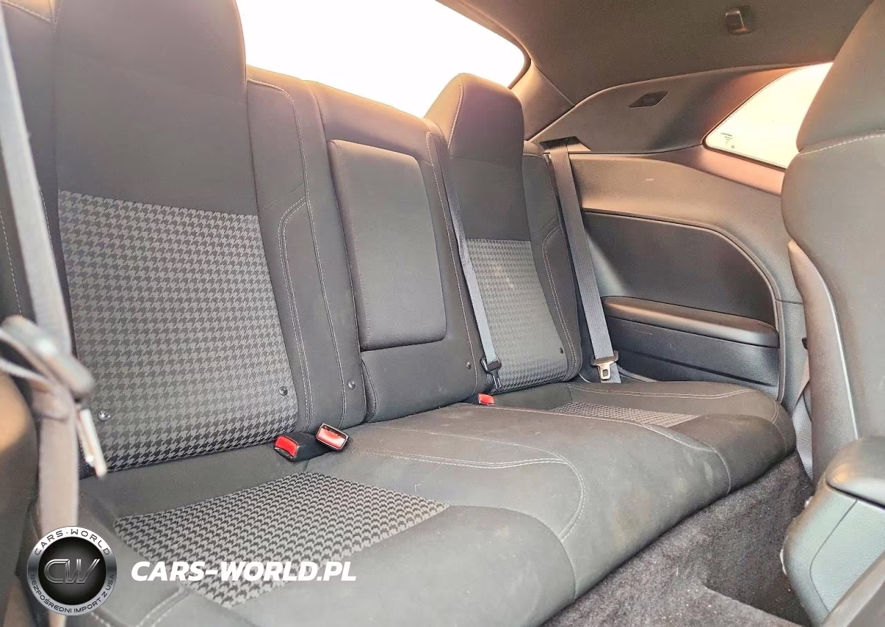 2018 Dodge Challenger Sxt VIN:2C3CDZAG9JH317777 - 10