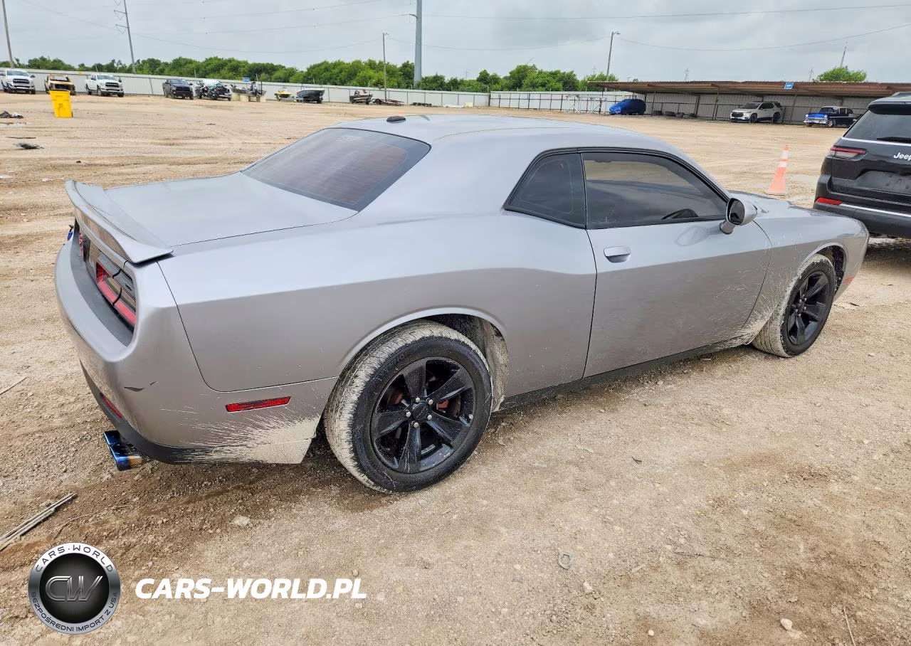 2018 Dodge Challenger Sxt VIN:2C3CDZAG9JH317777 - 3