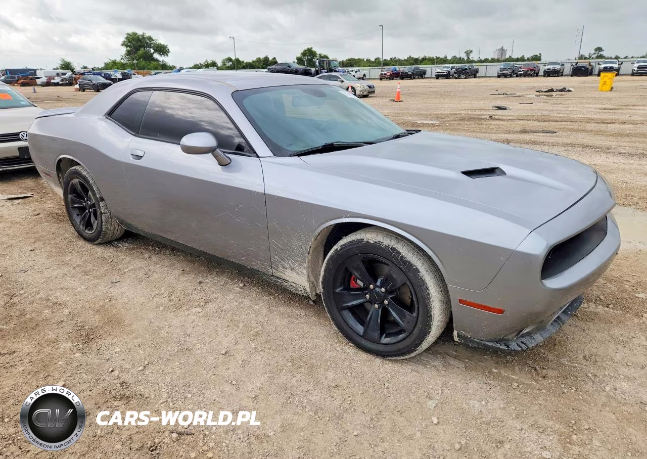 2018 Dodge Challenger Sxt VIN:2C3CDZAG9JH317777 - 4