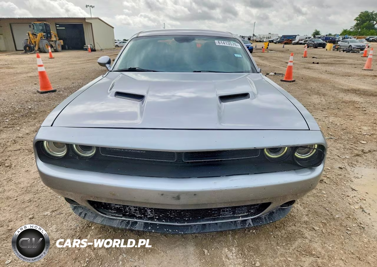 2018 Dodge Challenger Sxt VIN:2C3CDZAG9JH317777 - 5