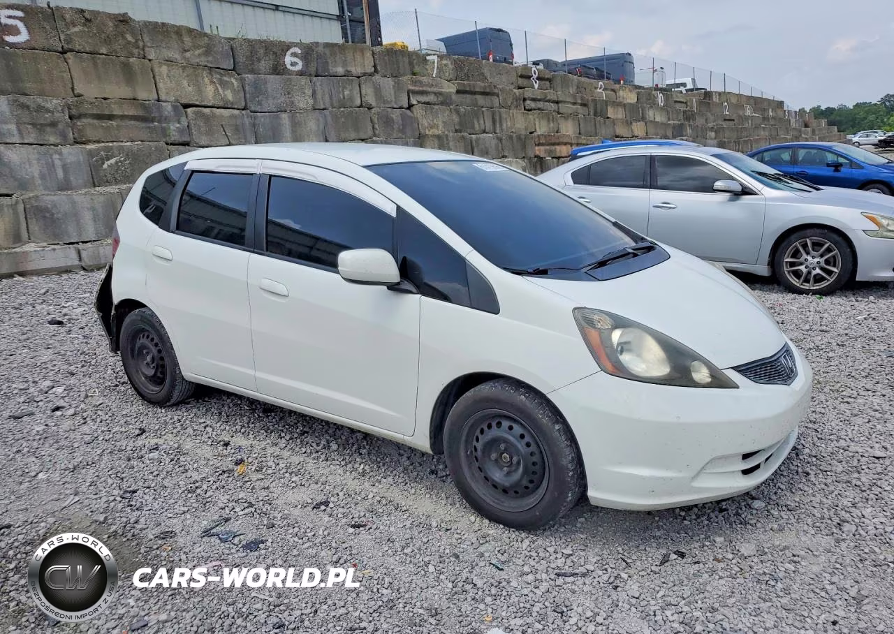 2012 Honda Fit VIN:JHMGE8H38CC021581 - 4