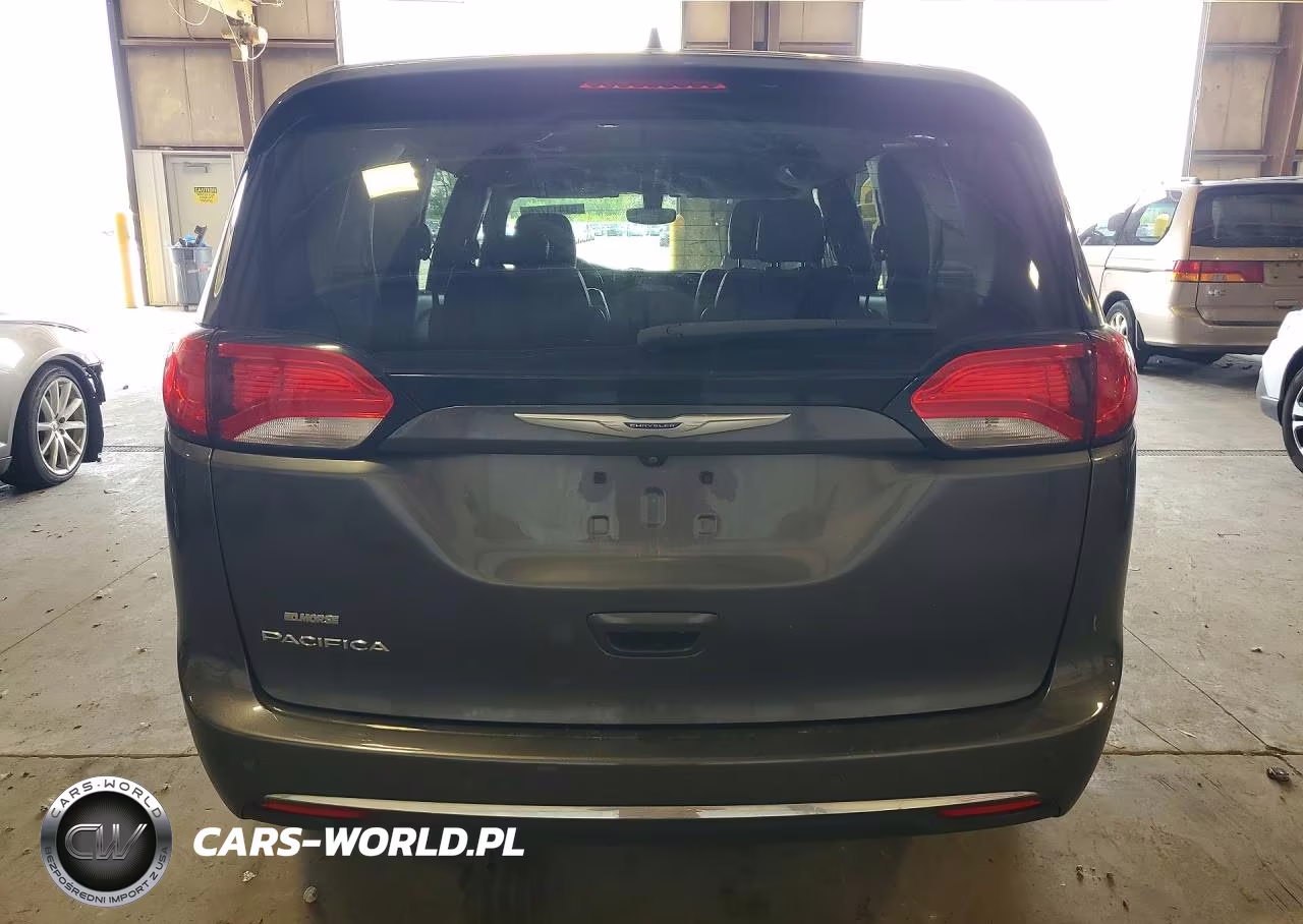 2019 Chrysler Pacifica Touring L VIN:2C4RC1BG3KR626083 - 6