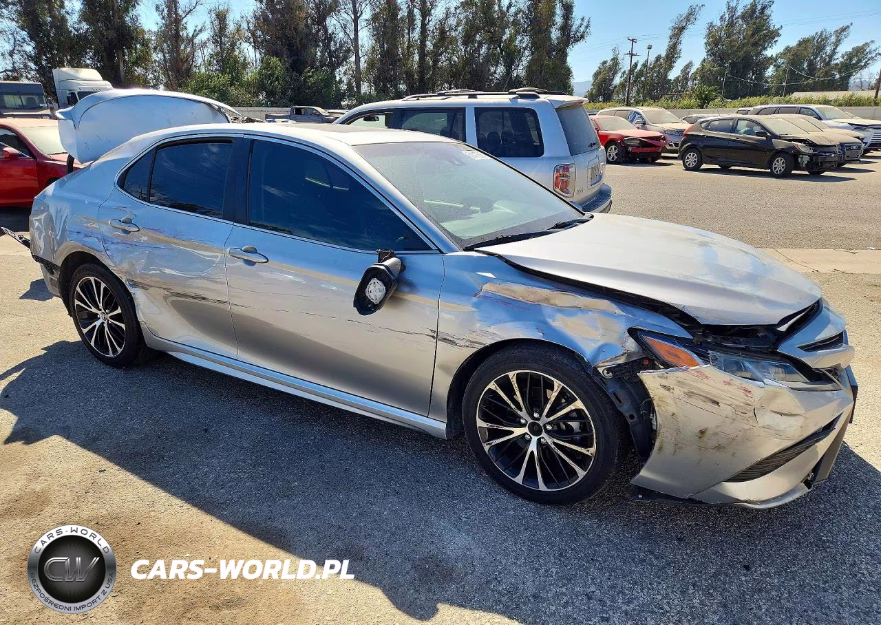 2018 Toyota Camry Se VIN:JTNB11HKXJ3012170 - 4