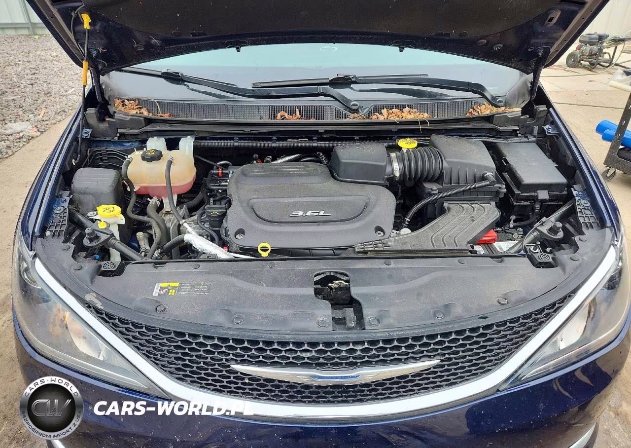 2017 Chrysler Pacifica Touring L VIN:2C4RC1BG8HR816955 - 12