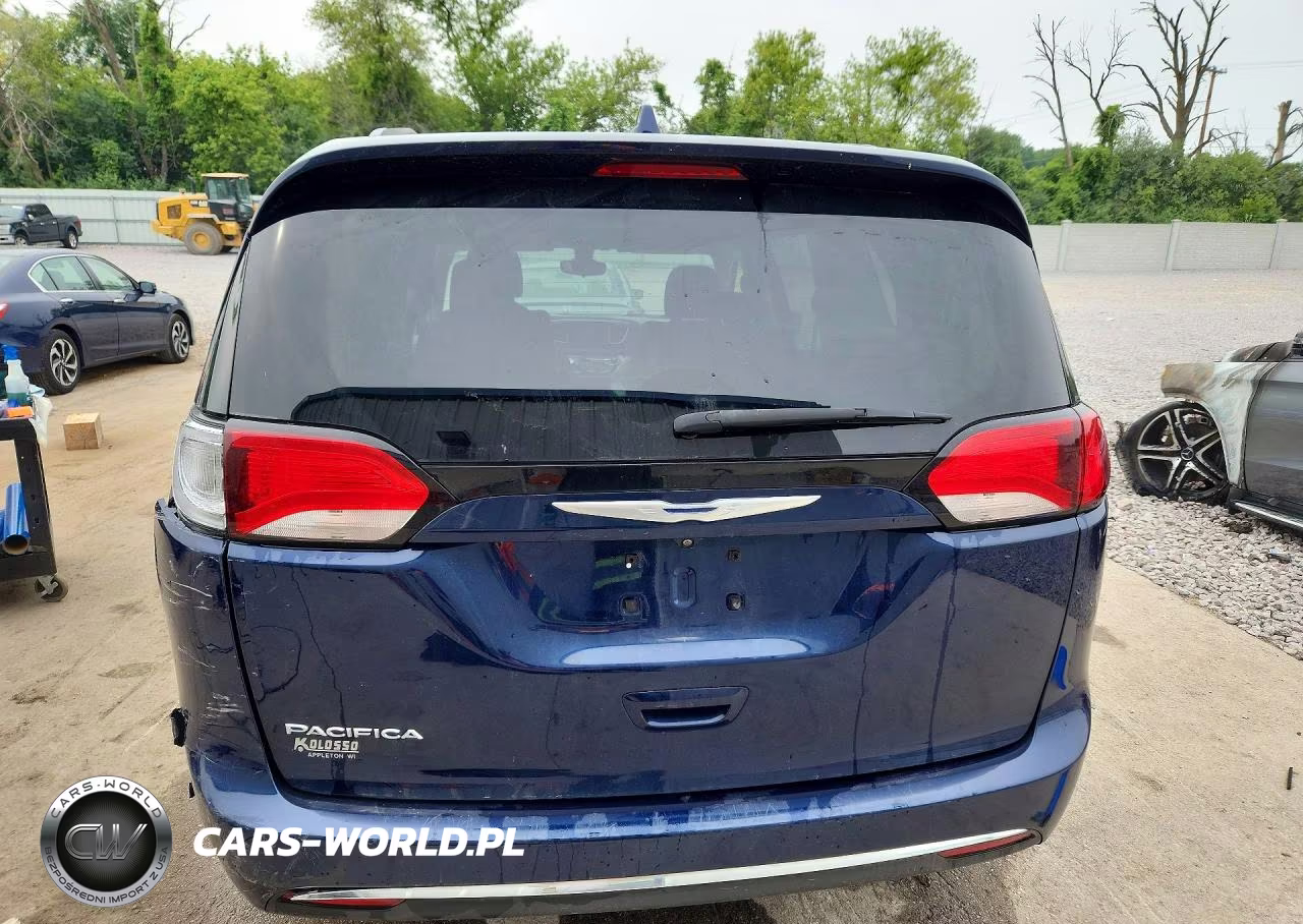 2017 Chrysler Pacifica Touring L VIN:2C4RC1BG8HR816955 - 6
