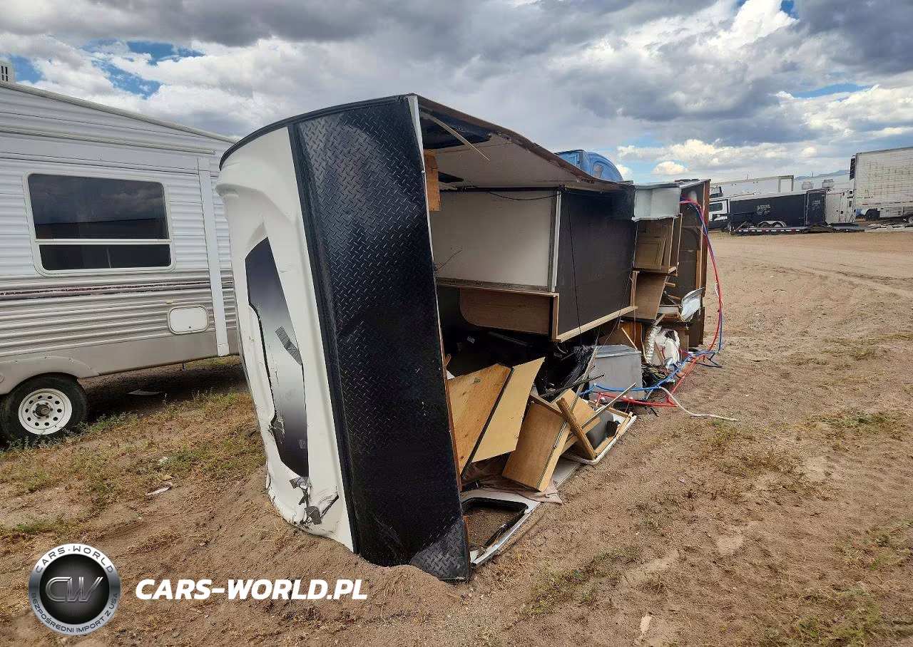 2020 Winnebago Micro Minnie Camper VIN:54CTM2J23L3049001 - 2