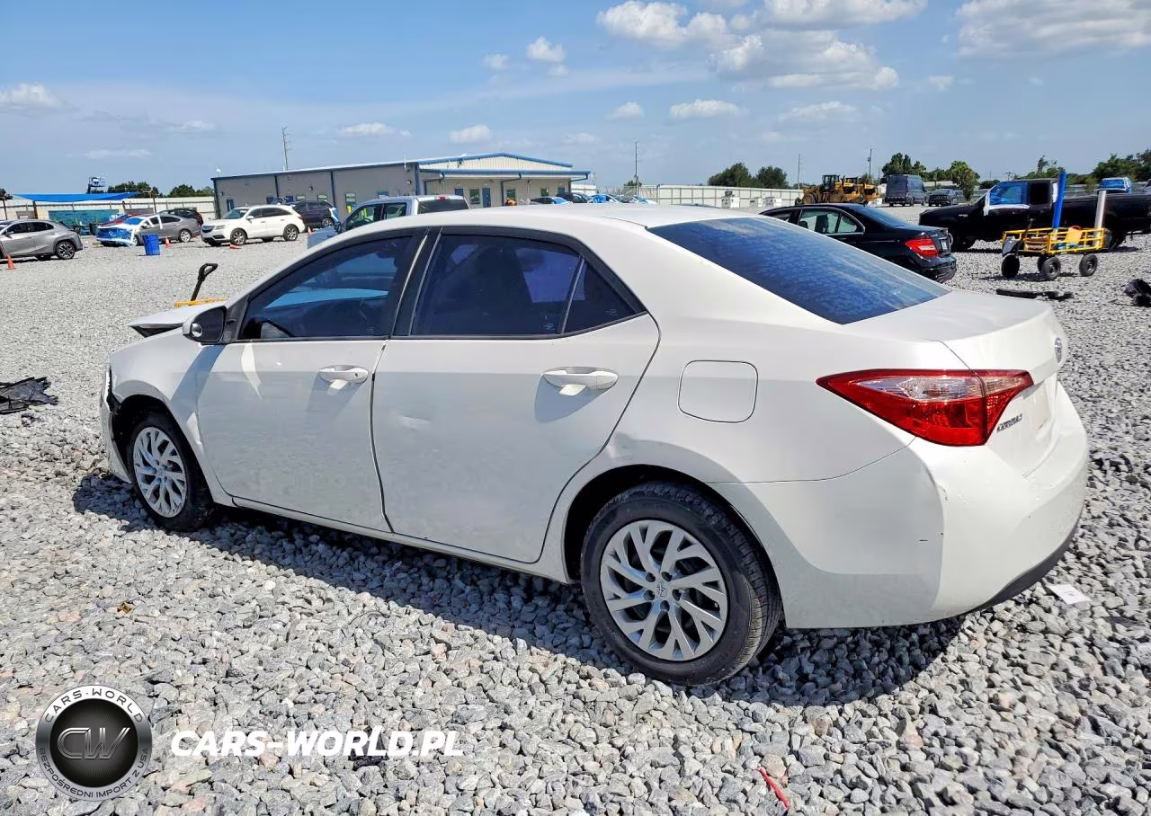 2018 Toyota Corolla Le VIN:5YFBURHE6JP808958 - 2