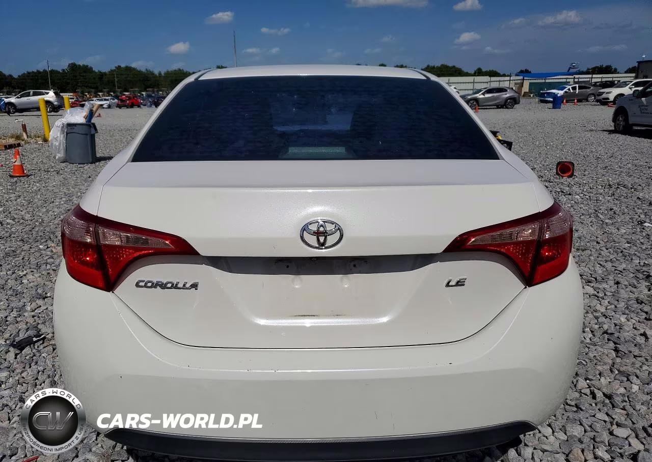 2018 Toyota Corolla Le VIN:5YFBURHE6JP808958 - 6