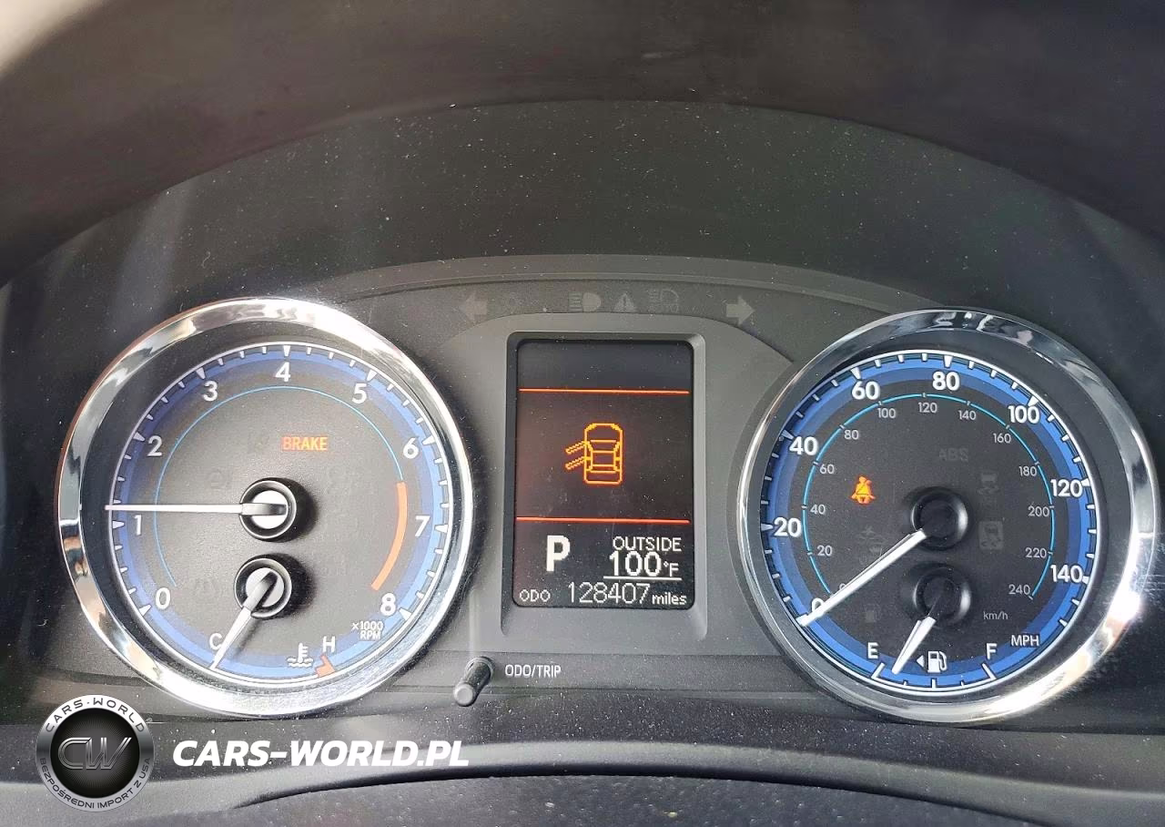 2018 Toyota Corolla Le VIN:5YFBURHE6JP808958 - 9