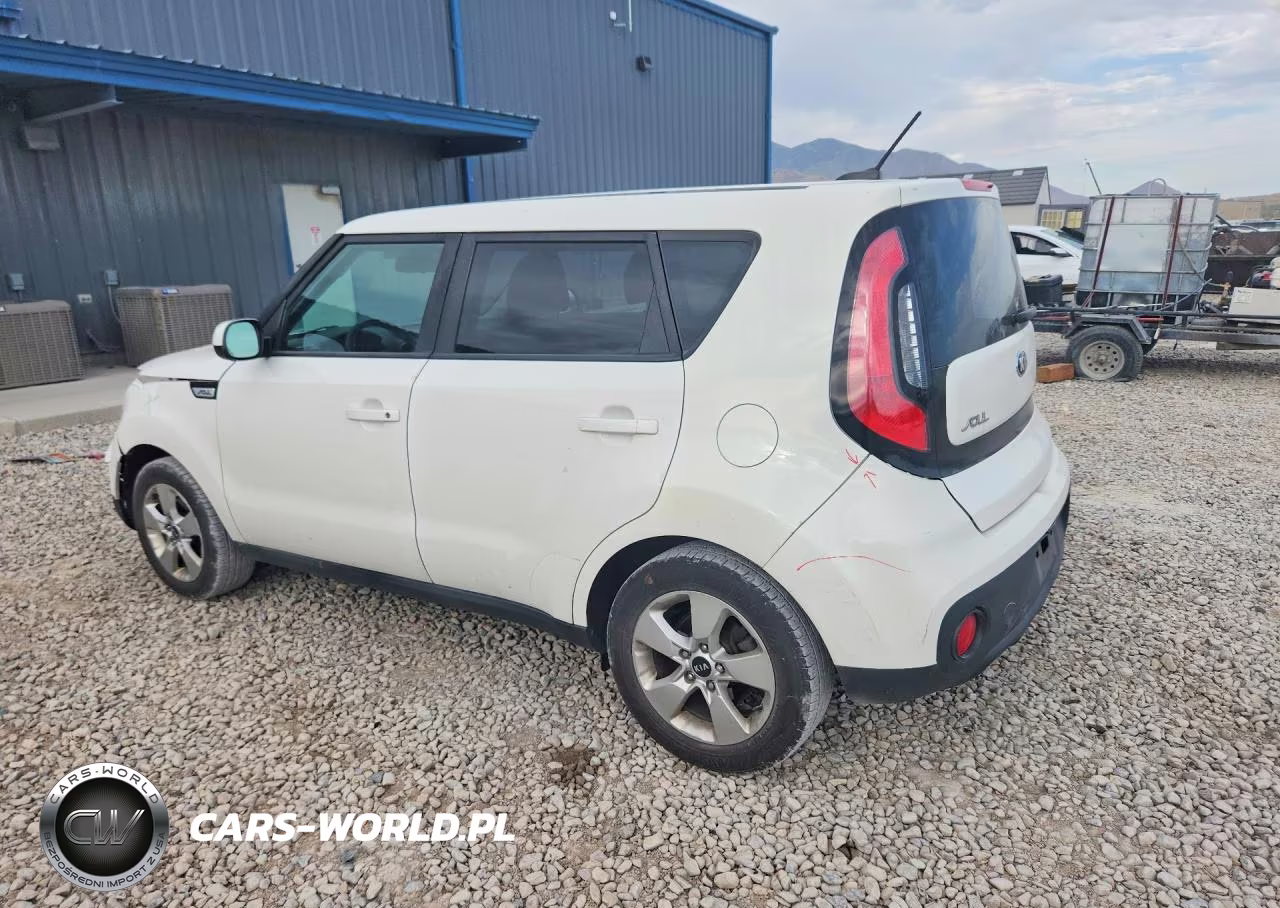 2018 Kia Soul Base VIN:KNDJN2A24J7558752 - 2
