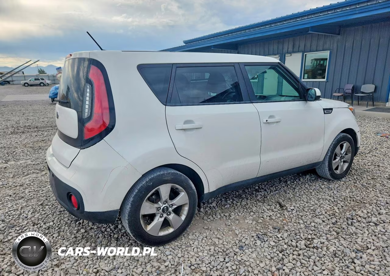 2018 Kia Soul Base VIN:KNDJN2A24J7558752 - 3