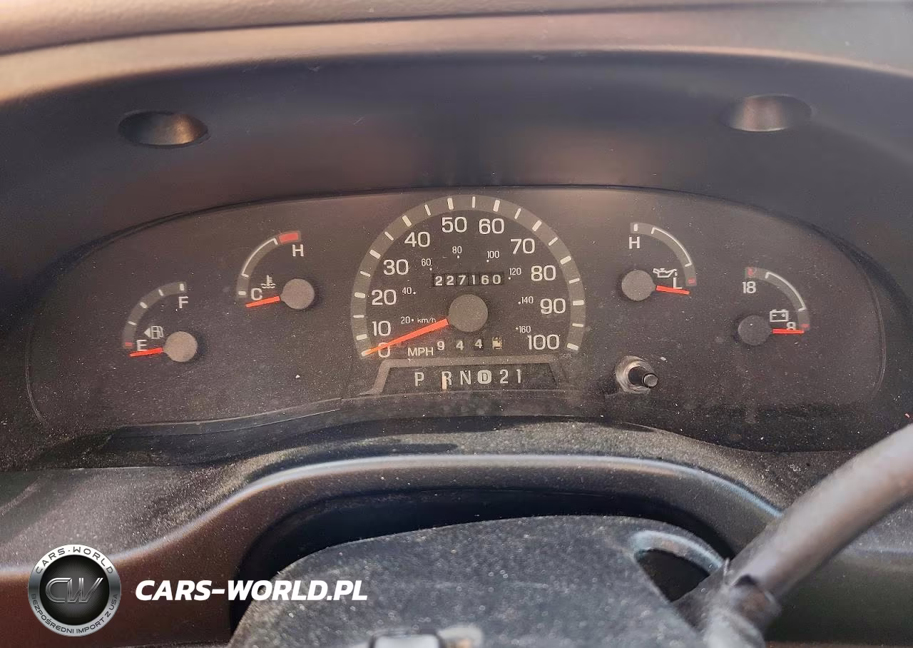 1999 Ford E350 Delivery Van VIN:1FTSE34L4XHA33918 - 9