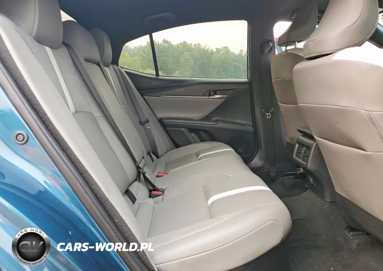 2025 Toyota Camry Se VIN:4T1DBADKXSU502082 - 10