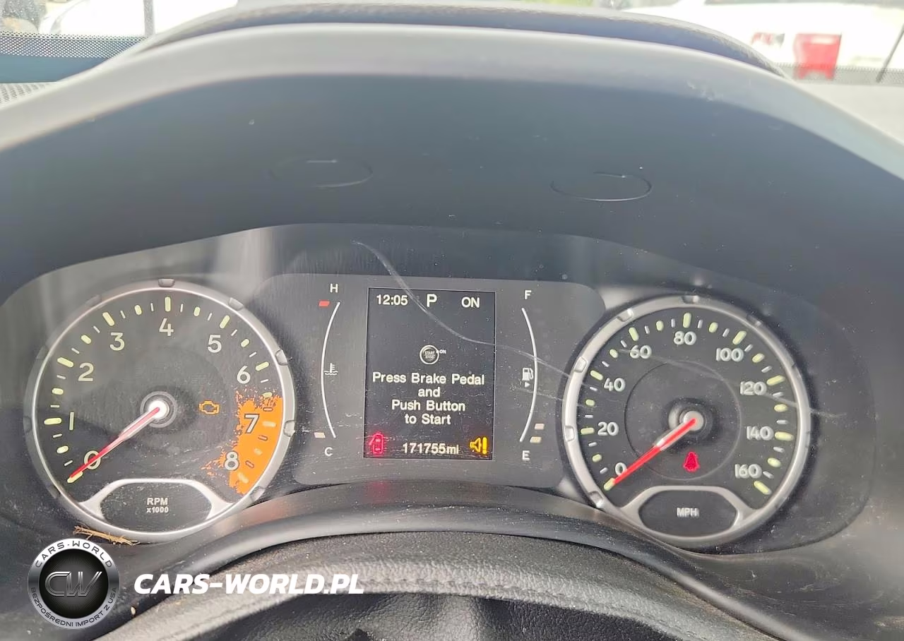 2017 Jeep Renegade Latitude VIN:ZACCJBBB1HPE63565 - 9