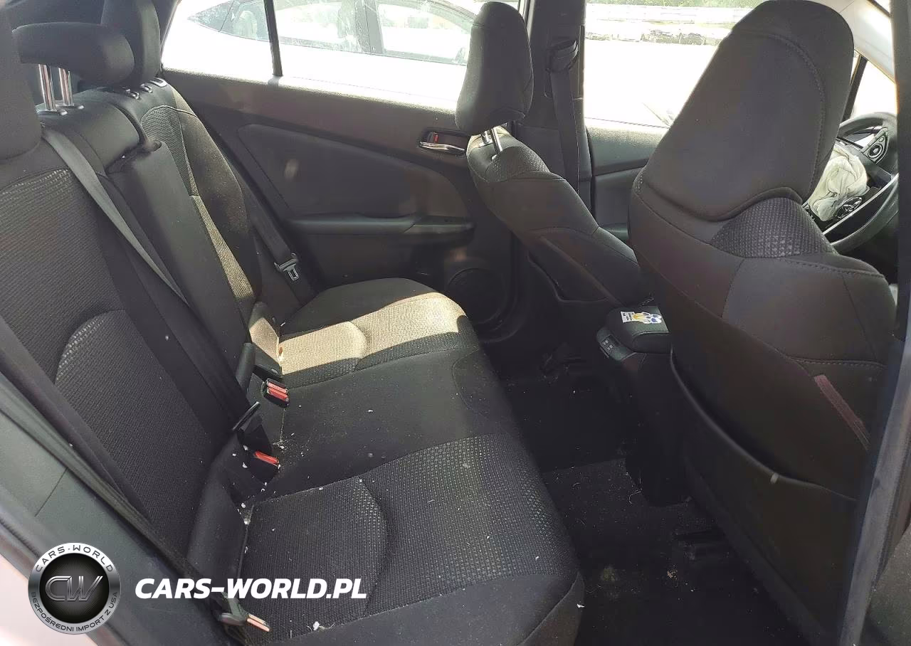 2021 Toyota Prius Le VIN:JTDKAMFU1M3145818 - 10