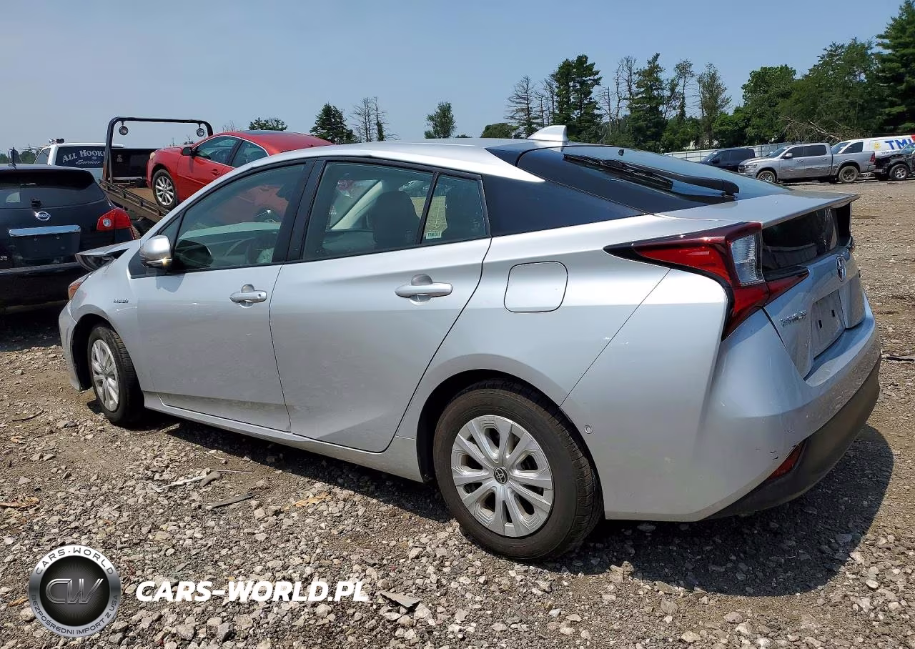 2021 Toyota Prius Le VIN:JTDKAMFU1M3145818 - 2
