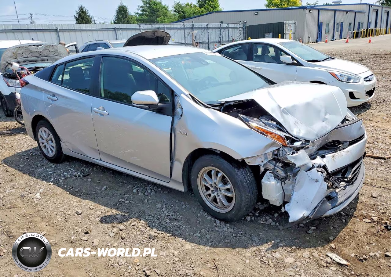 2021 Toyota Prius Le VIN:JTDKAMFU1M3145818 - 4