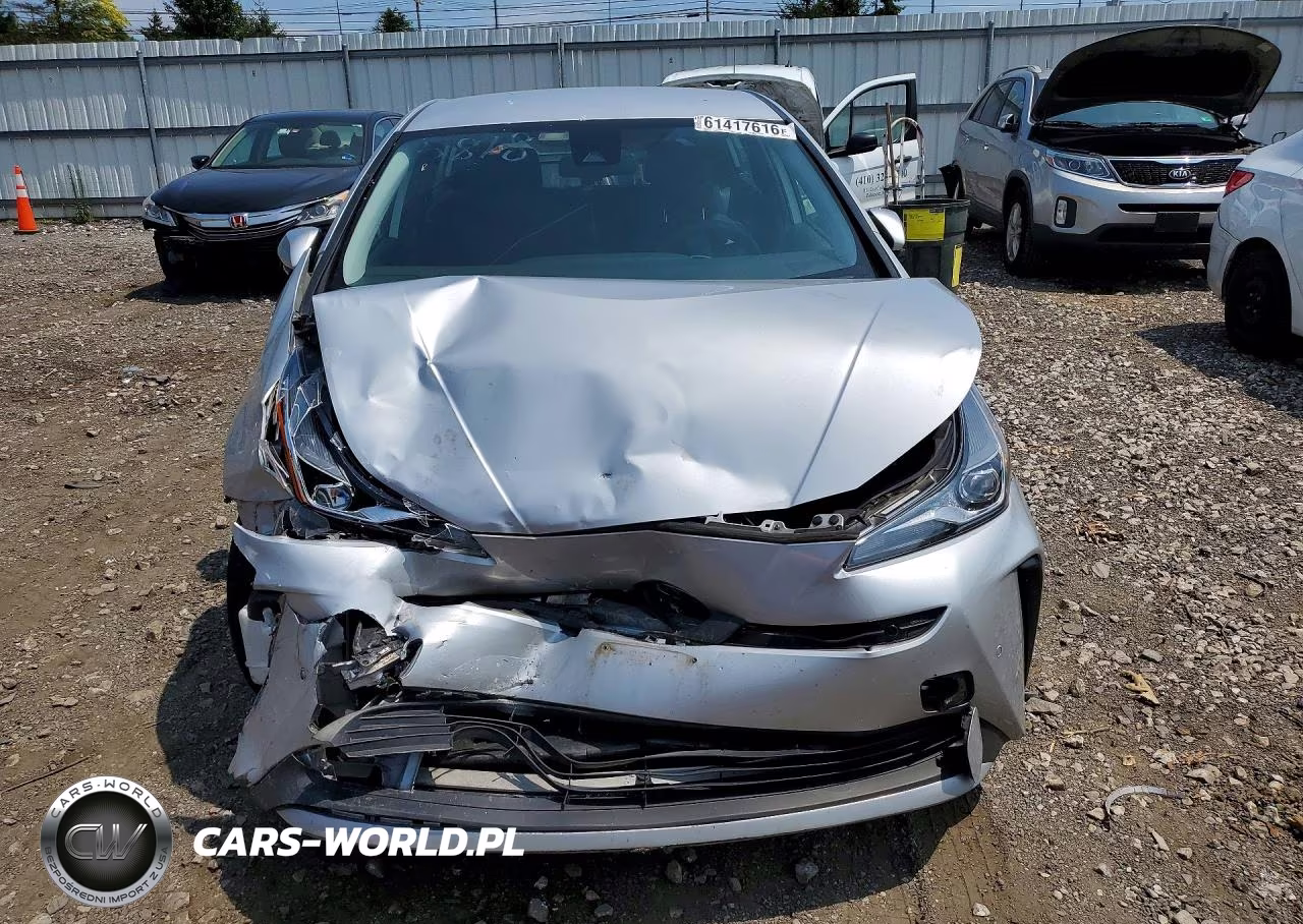 2021 Toyota Prius Le VIN:JTDKAMFU1M3145818 - 5