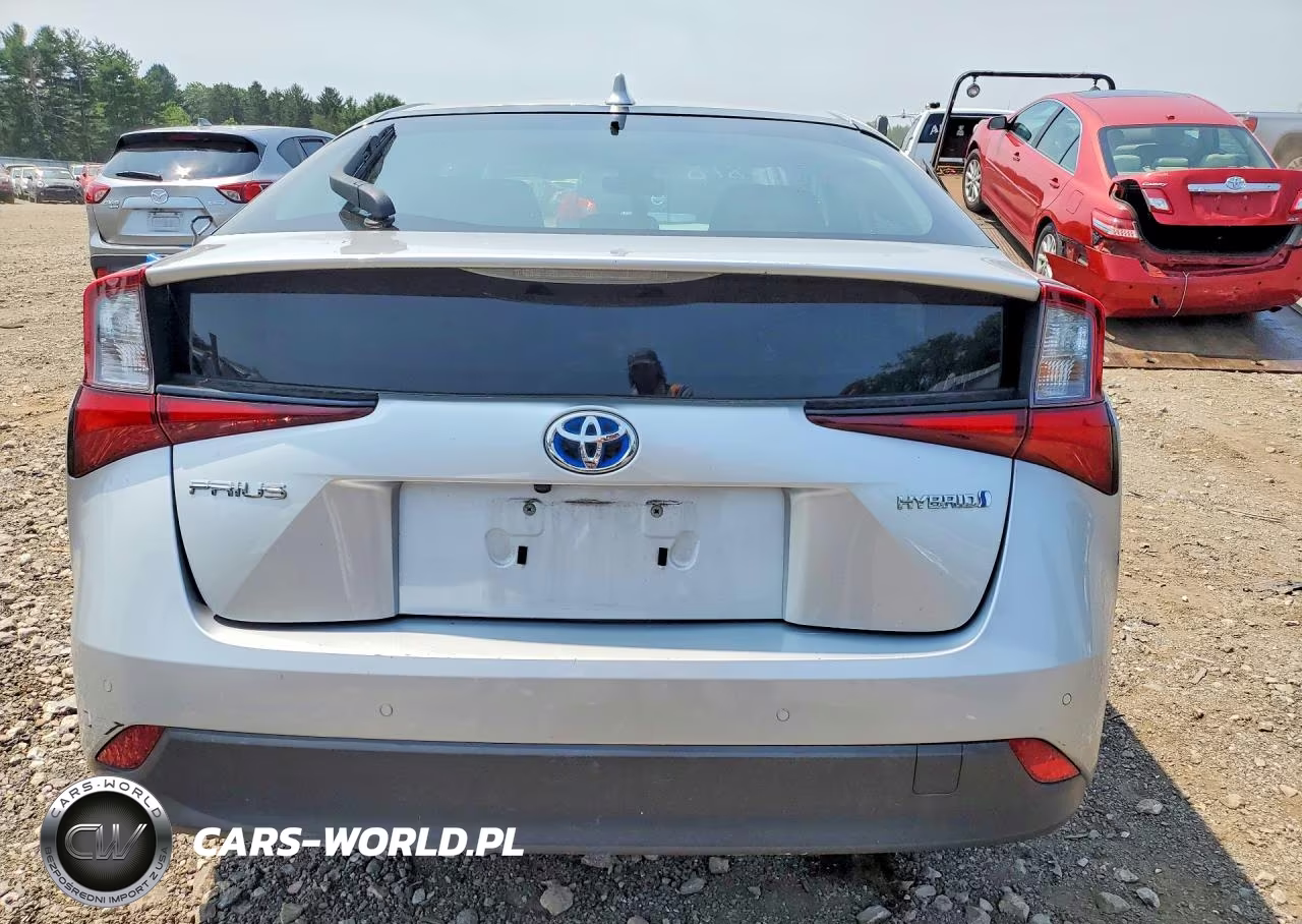 2021 Toyota Prius Le VIN:JTDKAMFU1M3145818 - 6