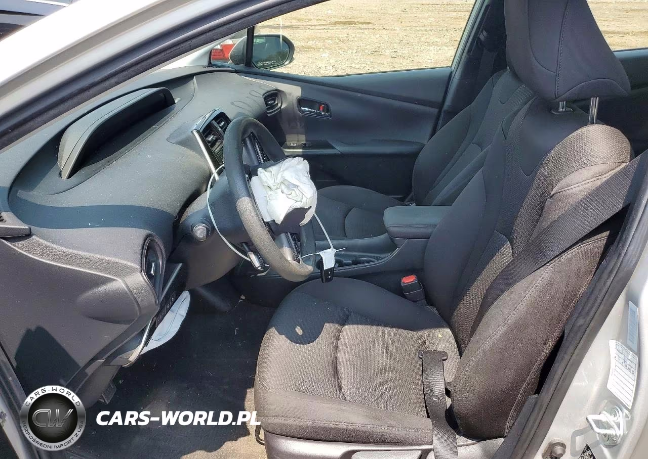 2021 Toyota Prius Le VIN:JTDKAMFU1M3145818 - 7