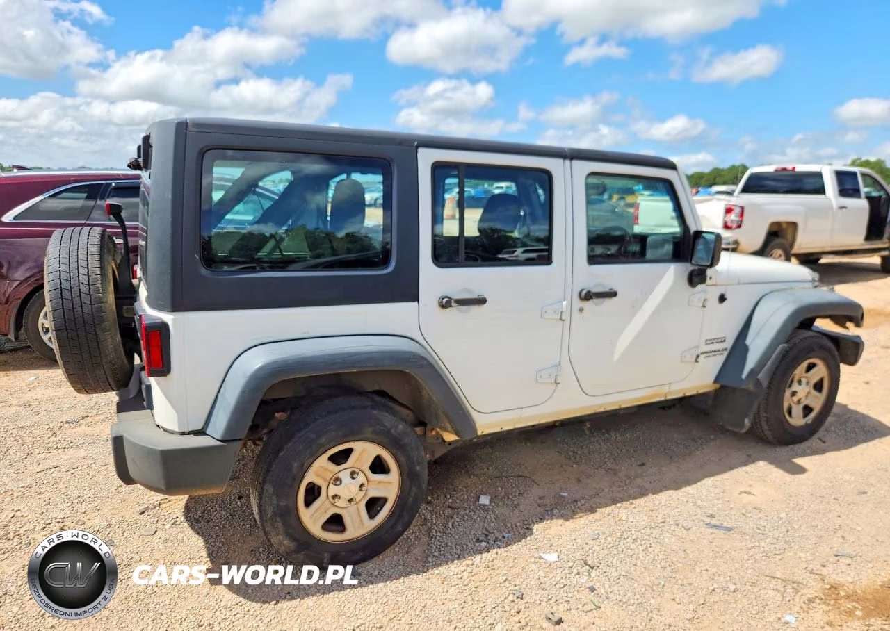 2015 Jeep Wrangler Unlimited Sport VIN:1C4BJWKG7FL725590 - 3