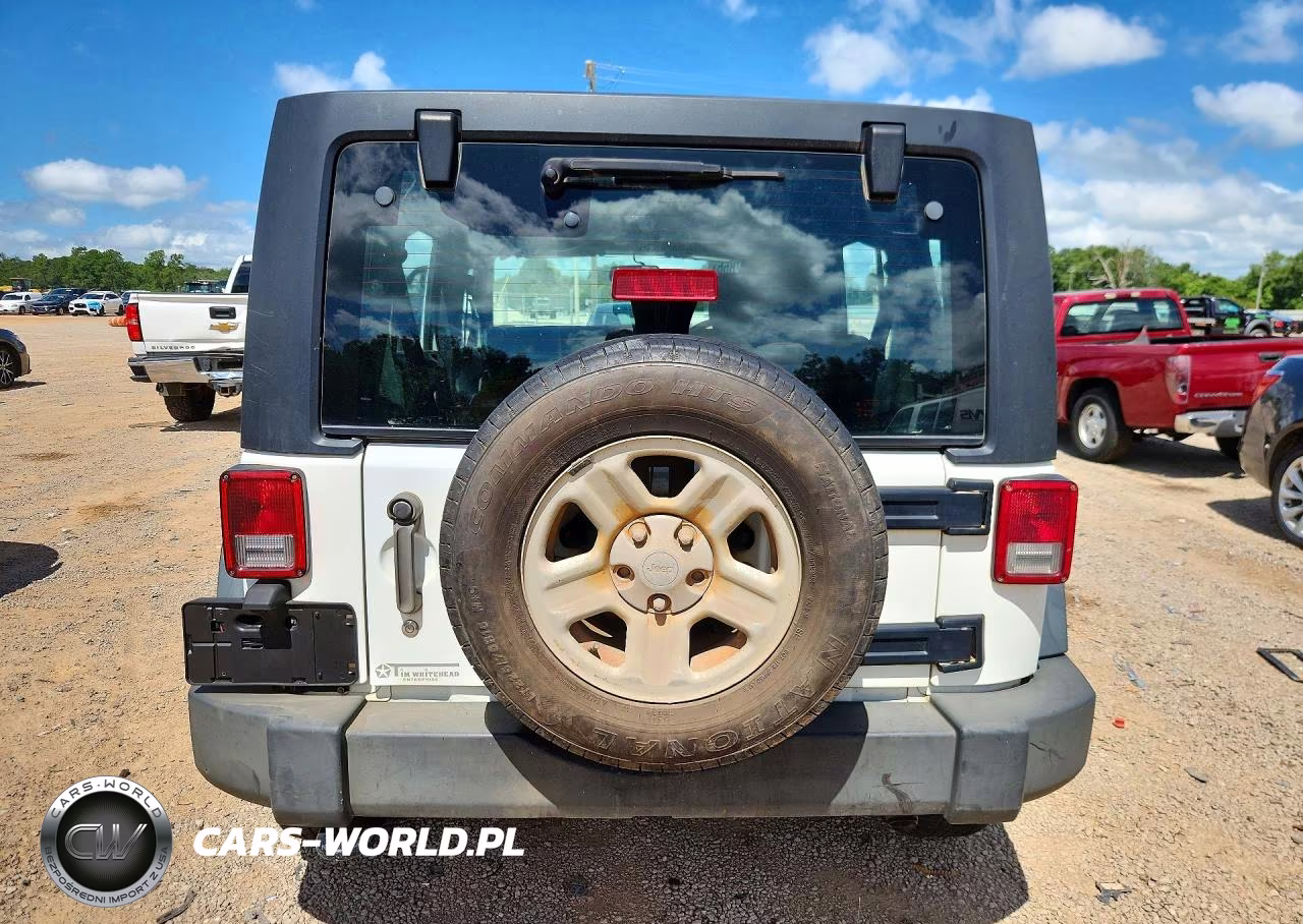 2015 Jeep Wrangler Unlimited Sport VIN:1C4BJWKG7FL725590 - 6