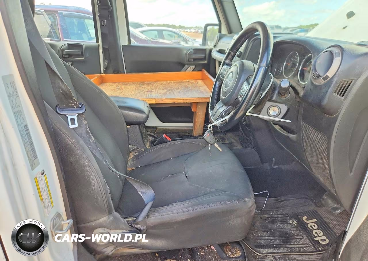 2015 Jeep Wrangler Unlimited Sport VIN:1C4BJWKG7FL725590 - 7