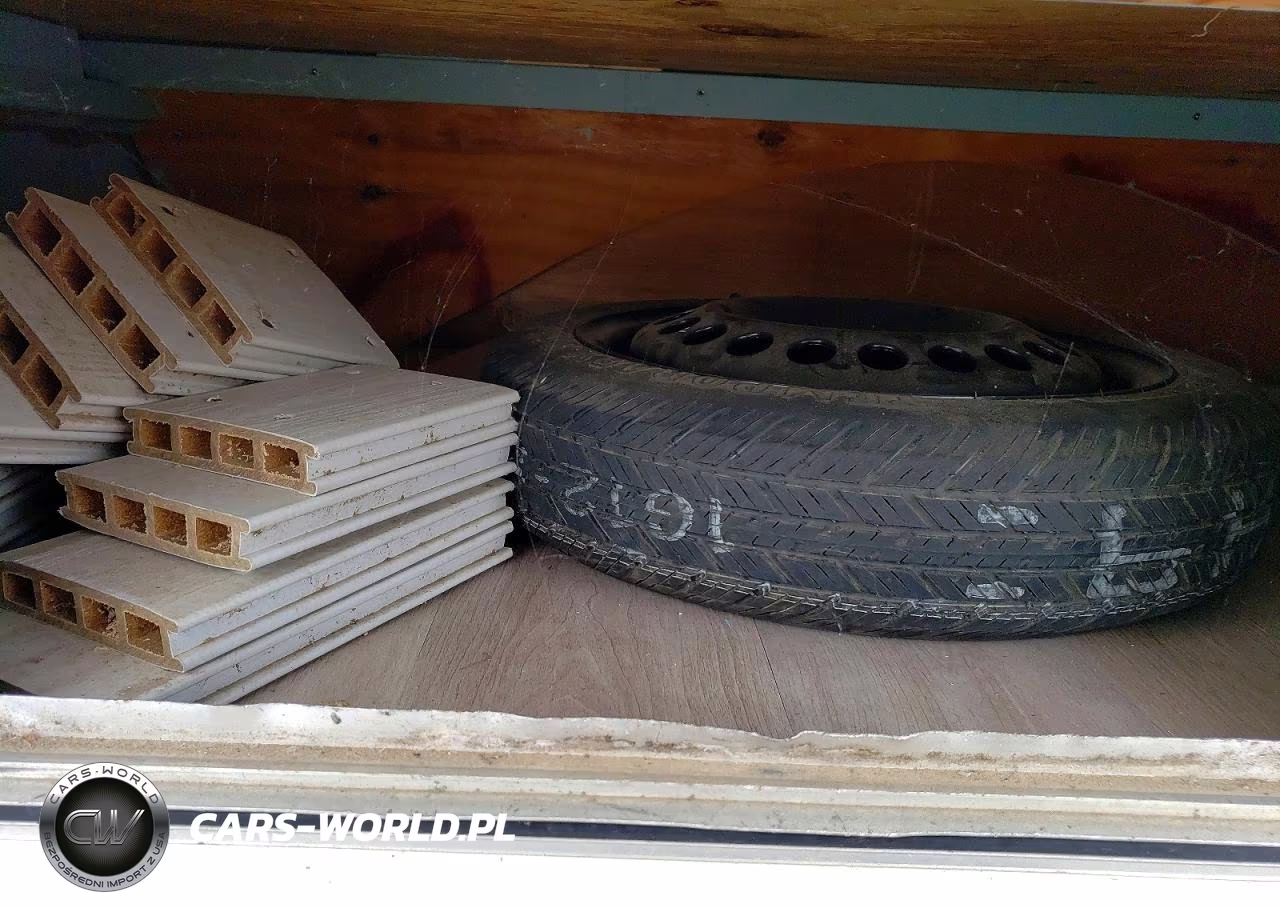 1991 Kz Sportsmen Camper VIN:1102FBR19M0309837 - 8