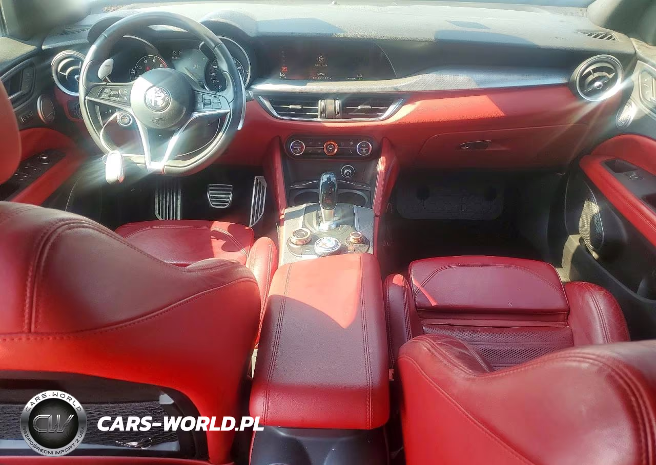 2018 Alfa Romeo Stelvio Ti Sport VIN:ZASFAKNN8J7B98639 - 8
