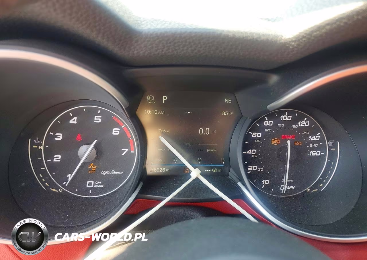 2018 Alfa Romeo Stelvio Ti Sport VIN:ZASFAKNN8J7B98639 - 9
