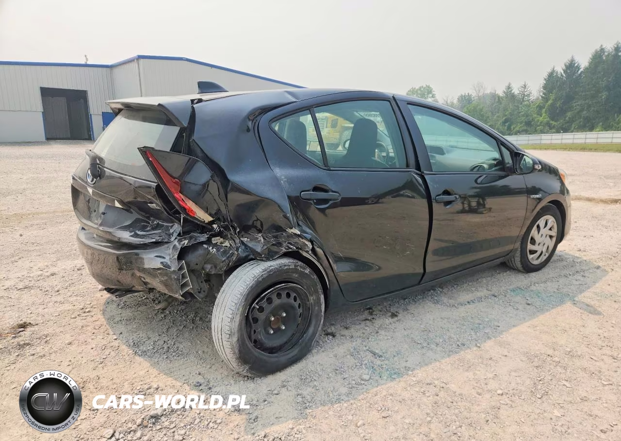 2015 Toyota Prius C One VIN:JTDKDTB32F1107043 - 3