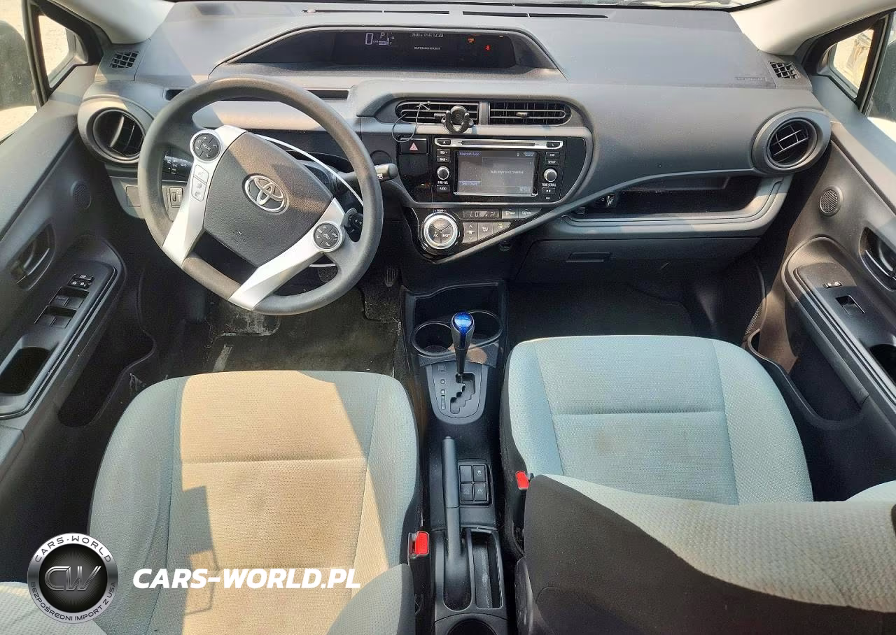 2015 Toyota Prius C One VIN:JTDKDTB32F1107043 - 8