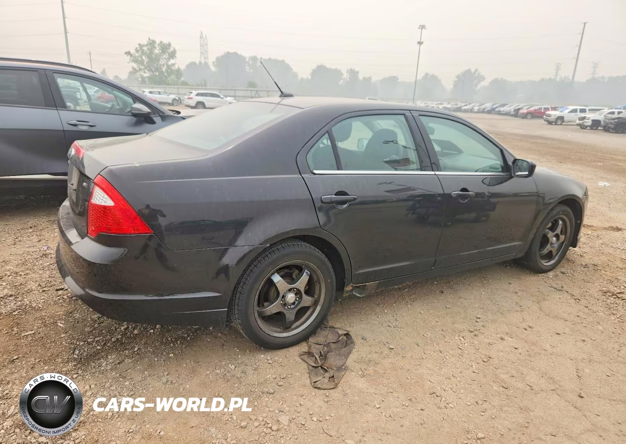2010 Ford Fusion Se VIN:3FAHP0HA4AR323731 - 3