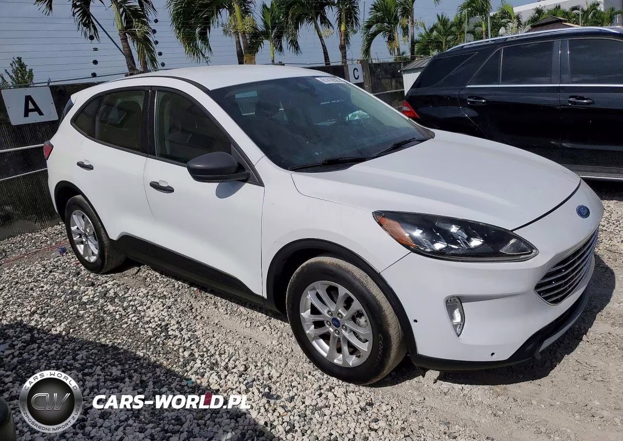 2020 Ford Escape S VIN:1FMCU0F65LUB56248 - 4