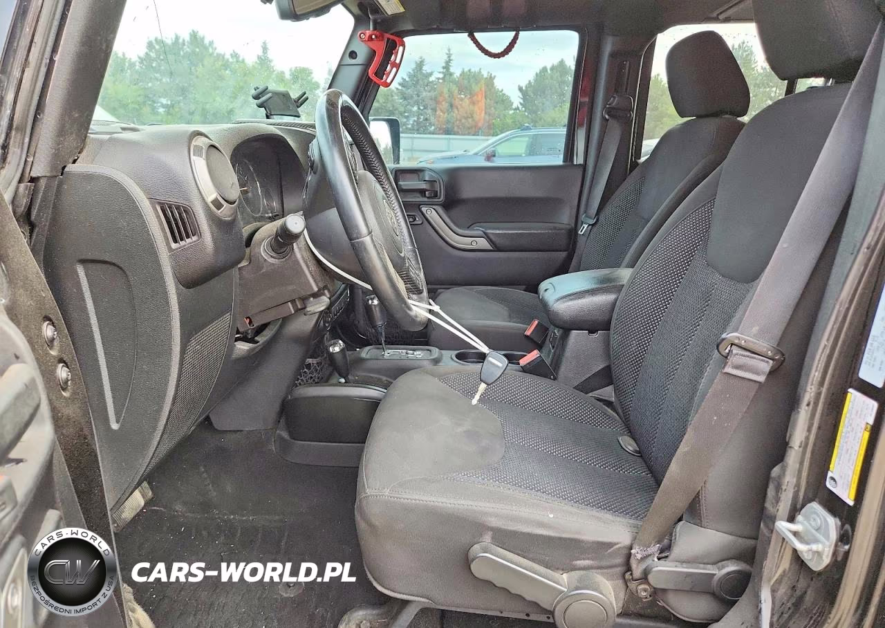 2016 Jeep Wrangler Unlimited Sport VIN:1C4BJWDG0GL105307 - 7