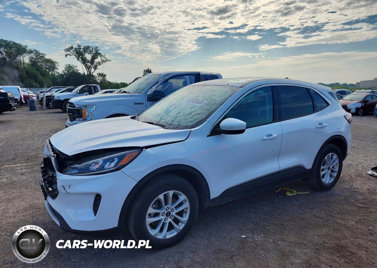 2020 Ford Escape Se