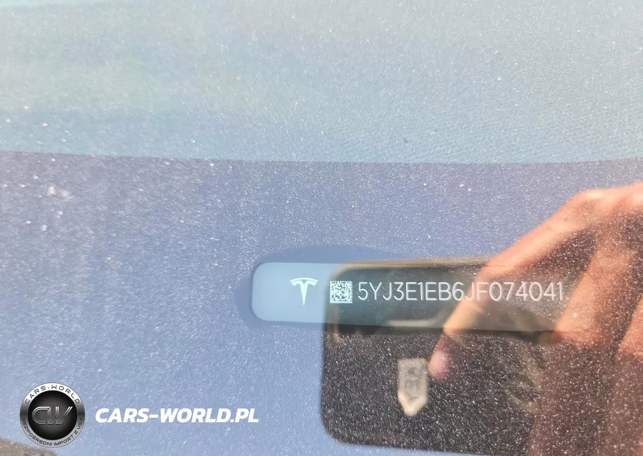 2018 Tesla Model 3 VIN:5YJ3E1EB6JF074041 - 12
