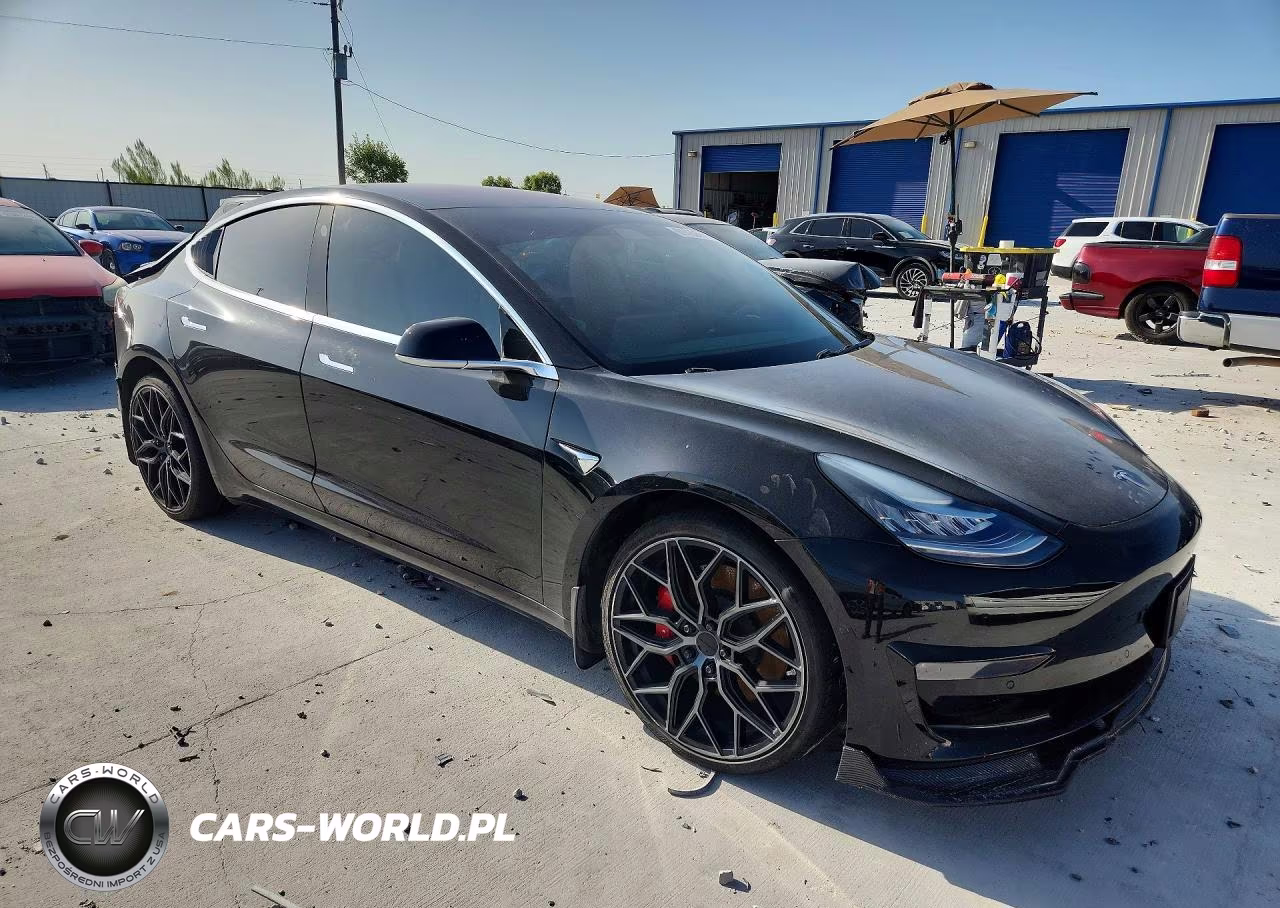 2018 Tesla Model 3 VIN:5YJ3E1EB6JF074041 - 4