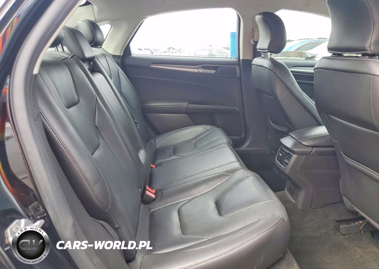 2016 Ford Fusion Titanium VIN:3FA6P0K98GR390413 - 10